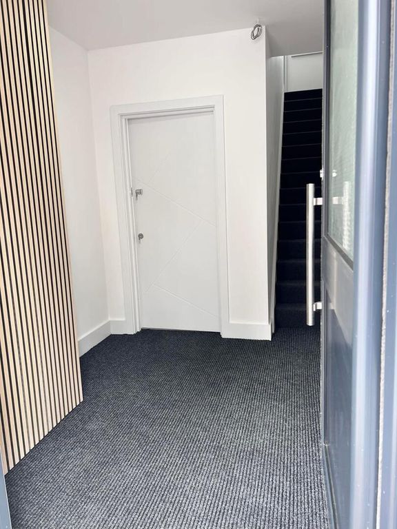 Property photo 2 of 13 Hallway