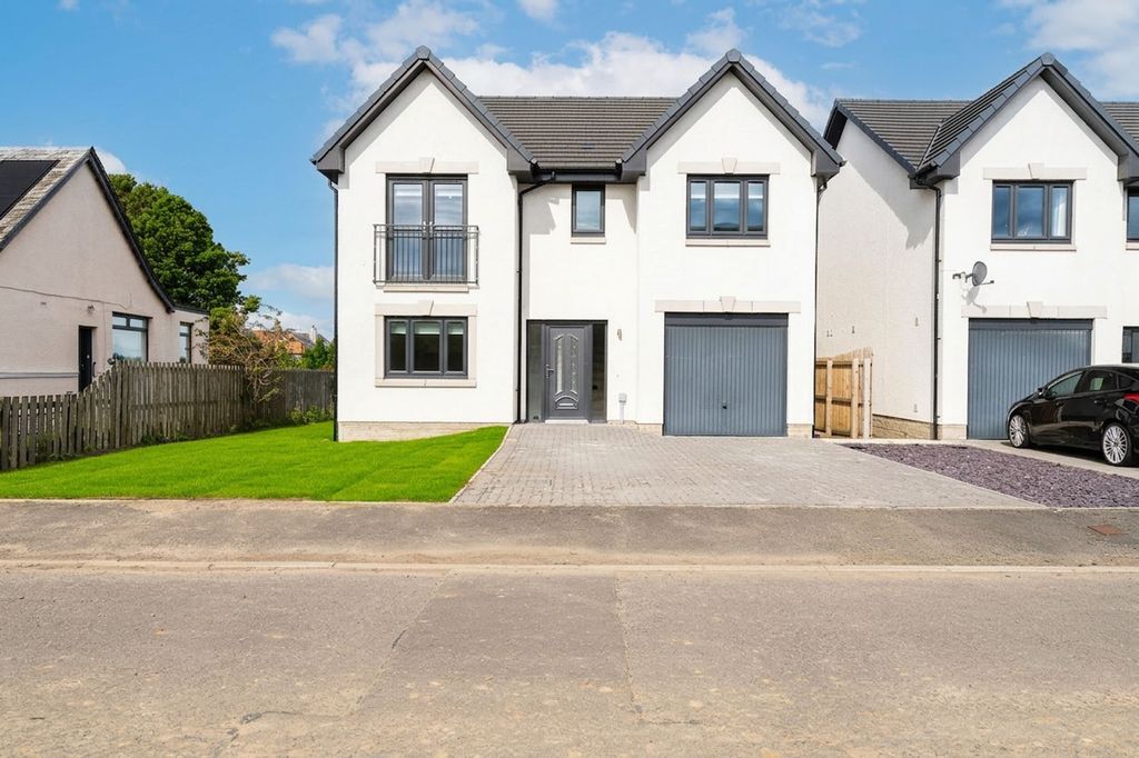 Property photo 2 of 32 Front View