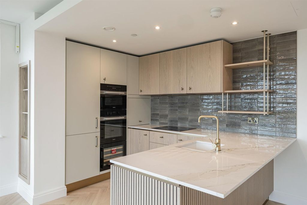 Property photo 2 of 17 107022_St George Project Office Camden Goods Yard