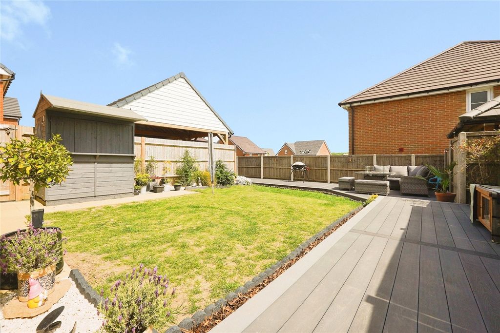 Property photo 2 of 26 Picture No. 32