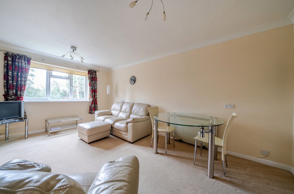 Property photo 2 of 16 1414706-7-698c518...