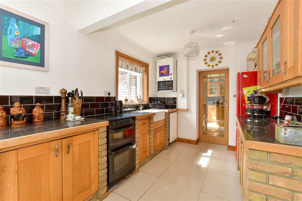 Property photo 3 of 21 Kitchen