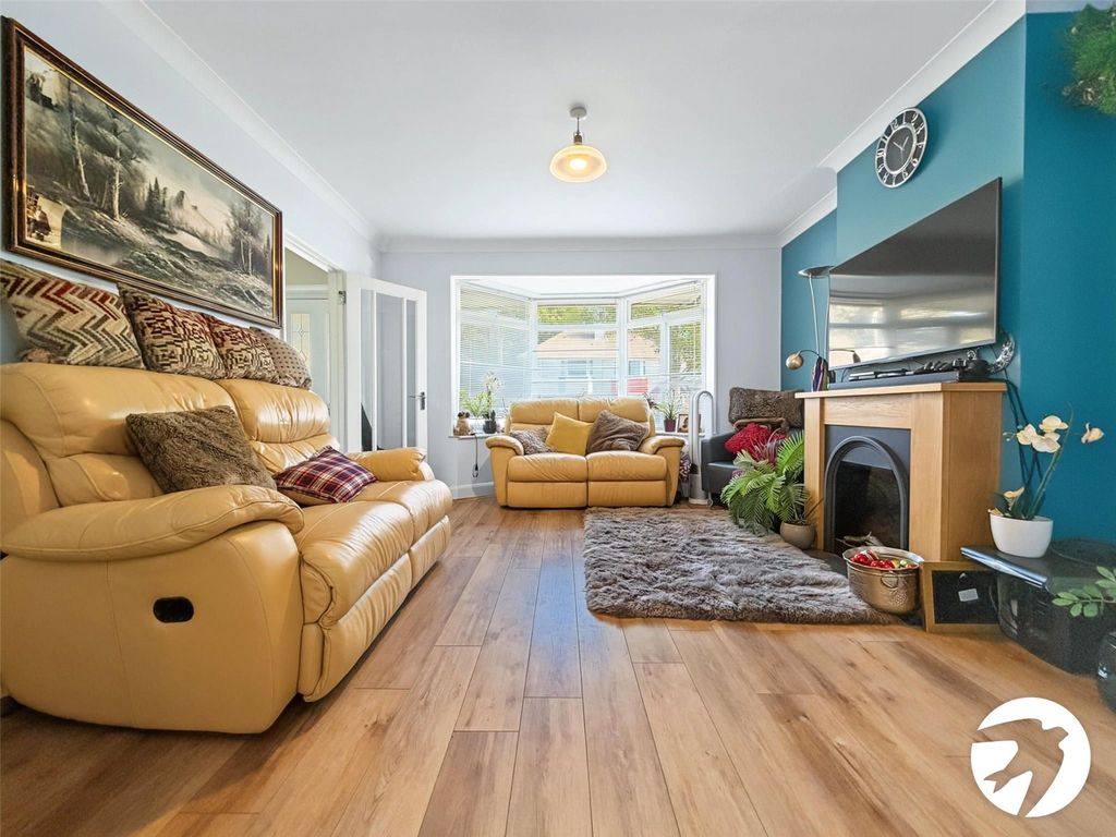 Property photo 2 of 13 Lounge