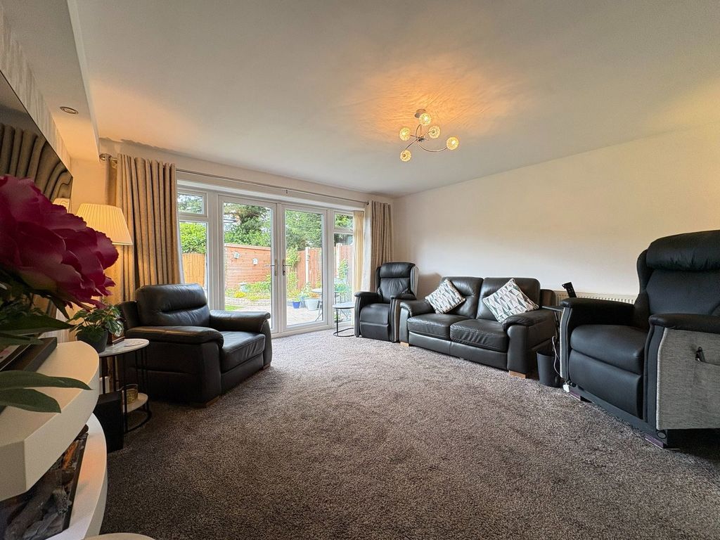 Property photo 2 of 32