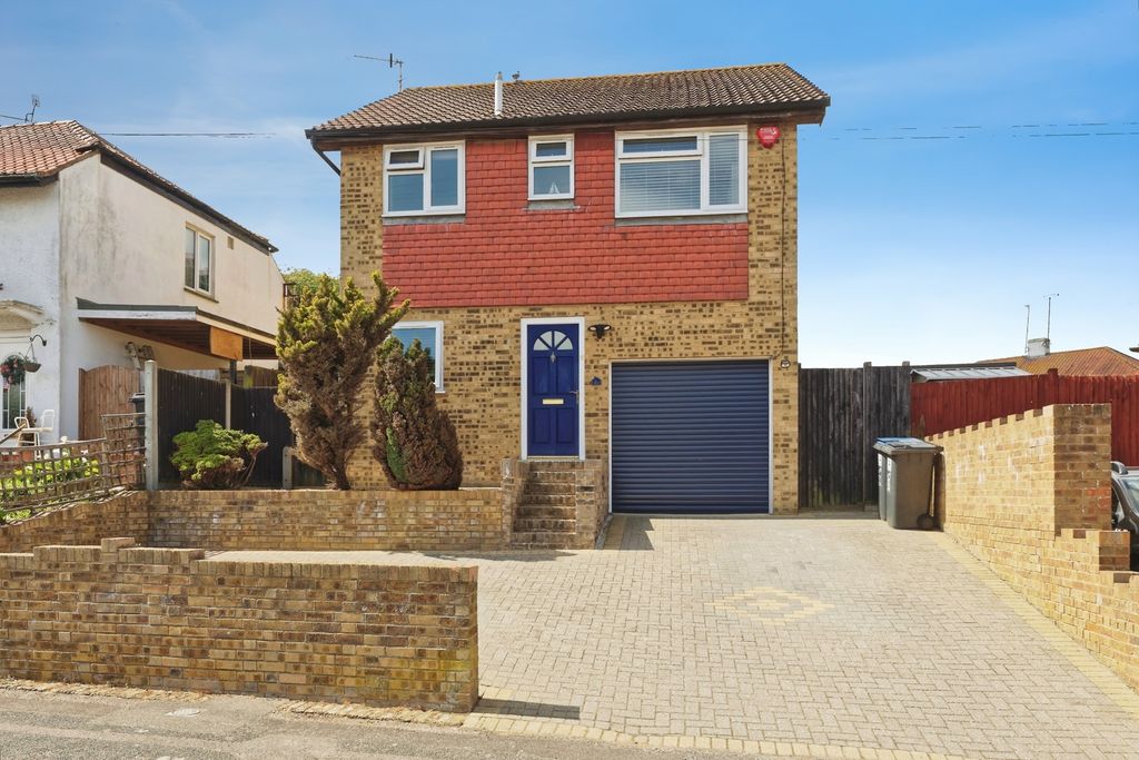 Property photo 1 of 18 Pbox-Img.Jpg