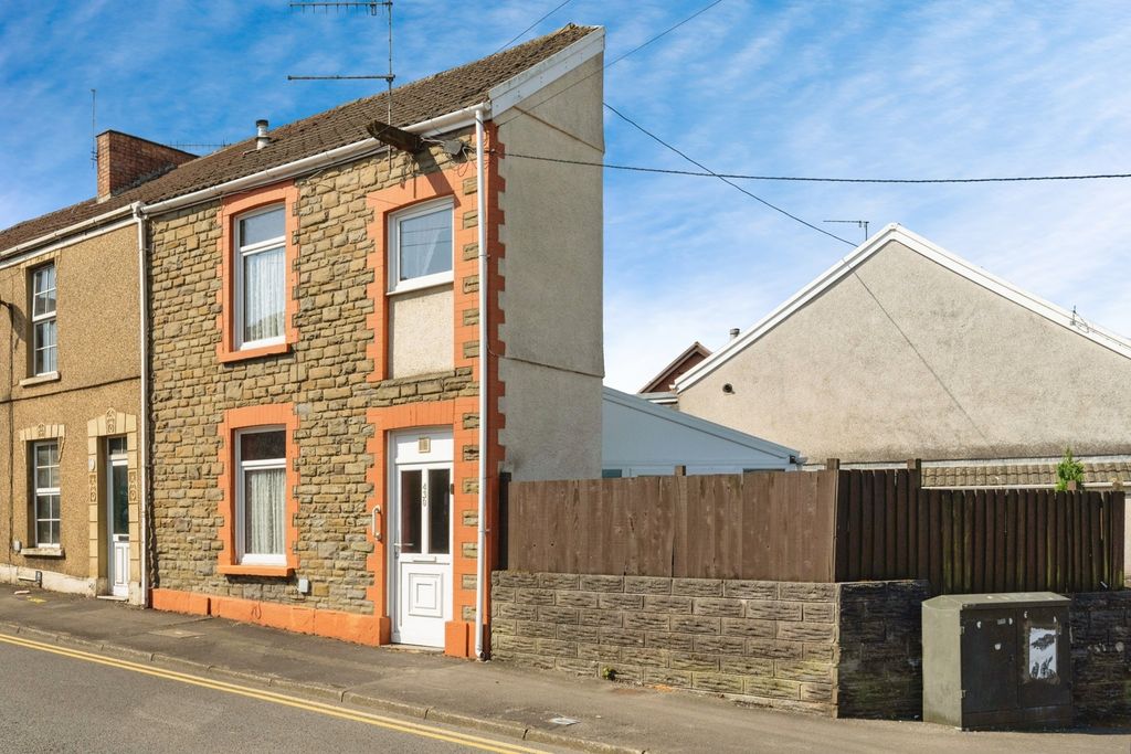 Property photo 2 of 17 Photo