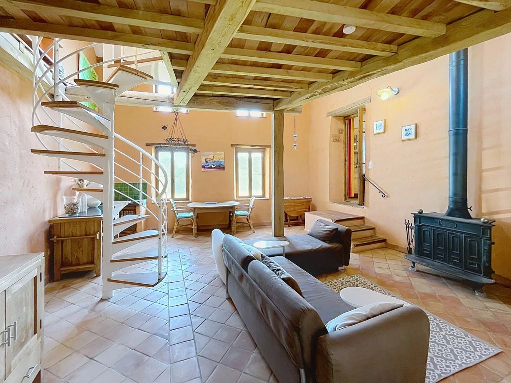 Property photo 3 of 13 9Cb980Afff69965B5159c4Da1Dedf424_Dd5484E86F_3344-Big