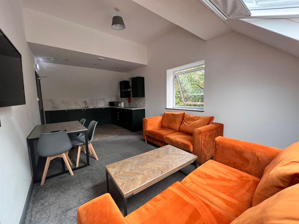 Property photo 1 of 6 8544Aa4B-2205-44Af-Bd7E-45575d7Cf347.Jpg