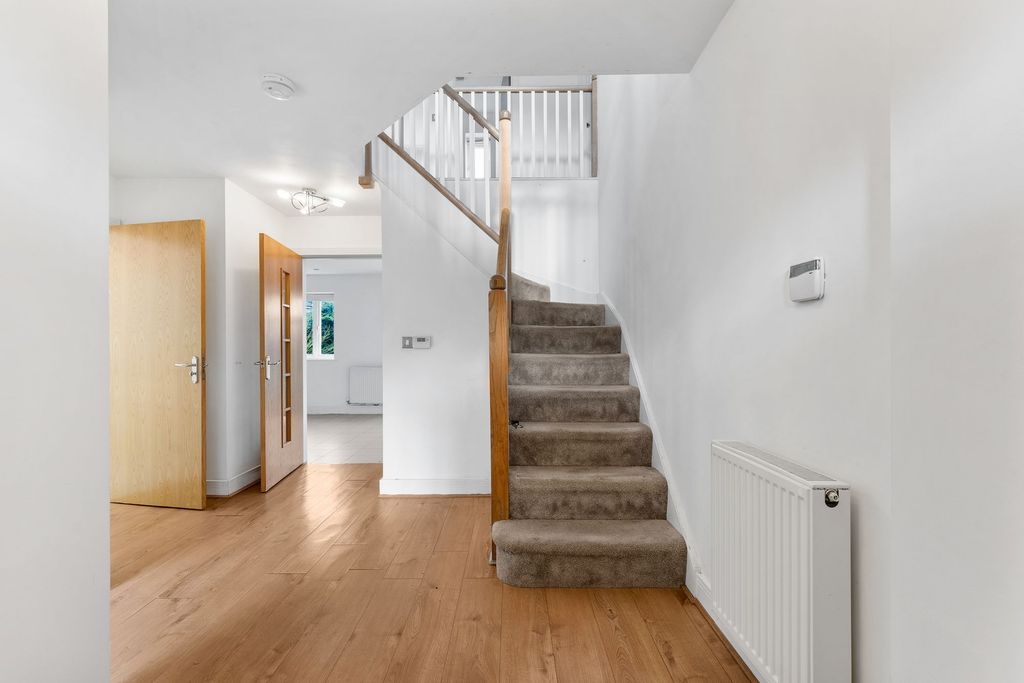 Property photo 2 of 43