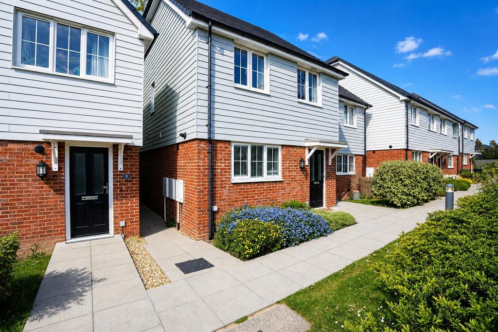 Property photo 1 of 14 5E80Ad2c-Bdc2-432F-B042-A2Df15Acedad.Png