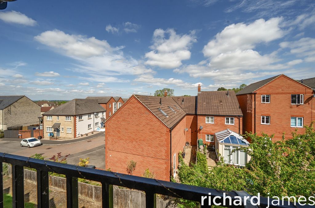 Property photo 3 of 14 E2930Cfbeb9449A29312Af843006Ef6A