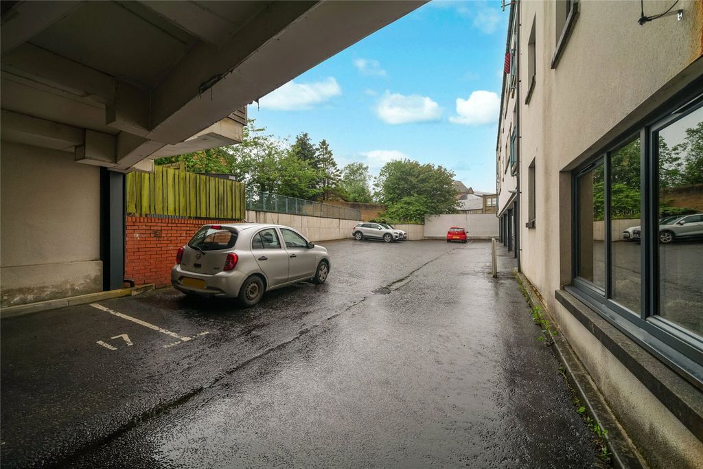 Additional image 17 of 2 bed flat for salePark Road, Hamilton, South Lanarkshire ML3