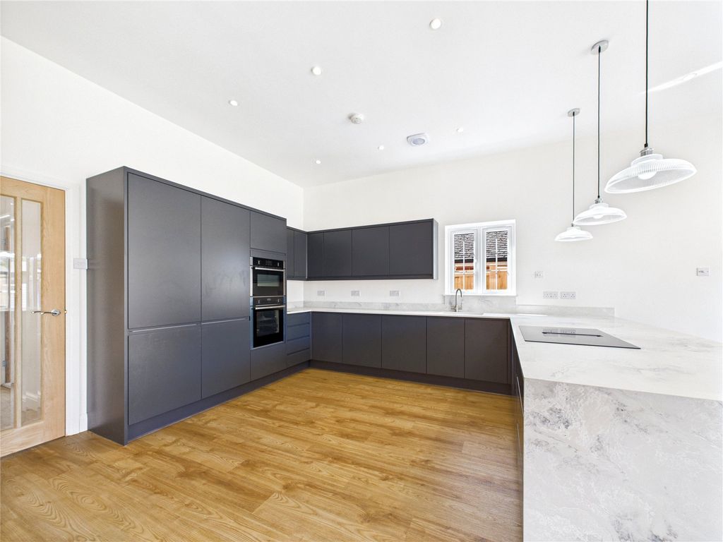 Property photo 3 of 23 Picture 3