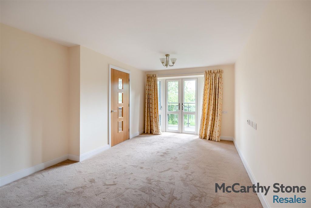 Property photo 2 of 26 8692034-Interior10.Jpg