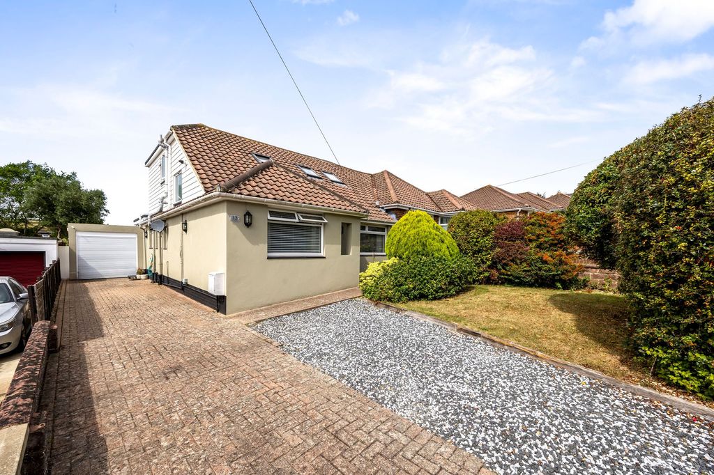 Property photo 2 of 32