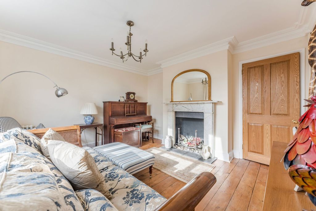 Property photo 3 of 24