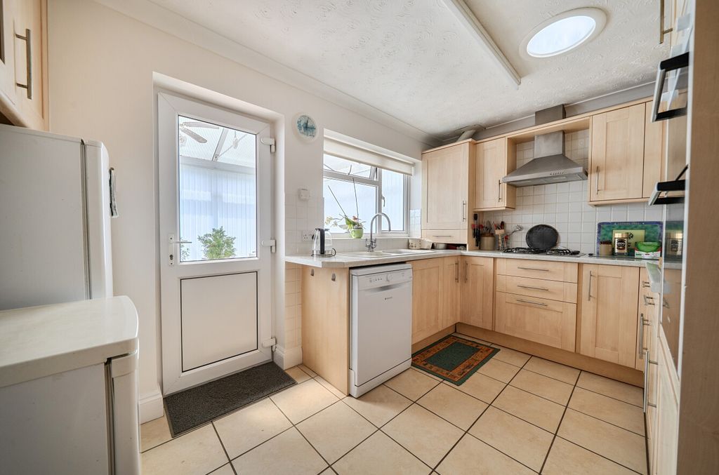 Property photo 3 of 11 1467773-13-6A186E...