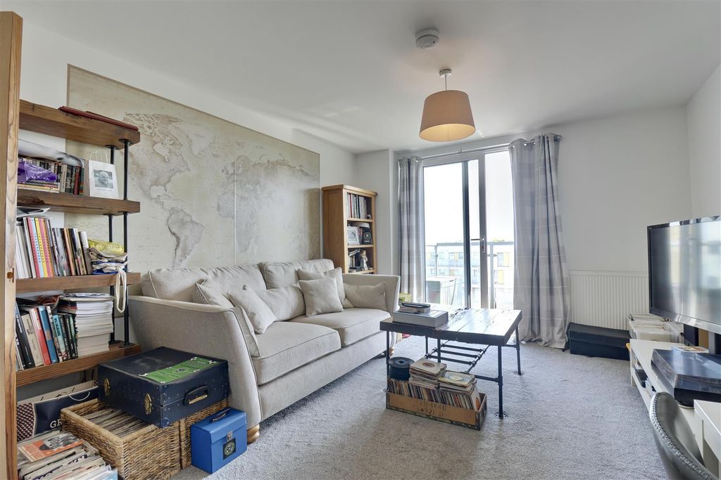 Property photo 2 of 16 17Cba311-Fb5E-48F4-A8Eb-1Bb87Ab37Aaa_1_201_A.Jpeg