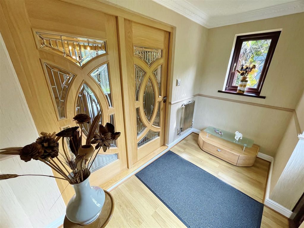 Property photo 2 of 33 Entrance Vestibule