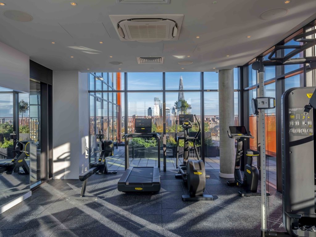 Property photo 2 of 21 Gym (3)