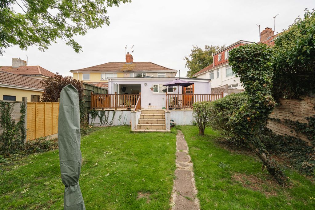 Property photo 2 of 25 28