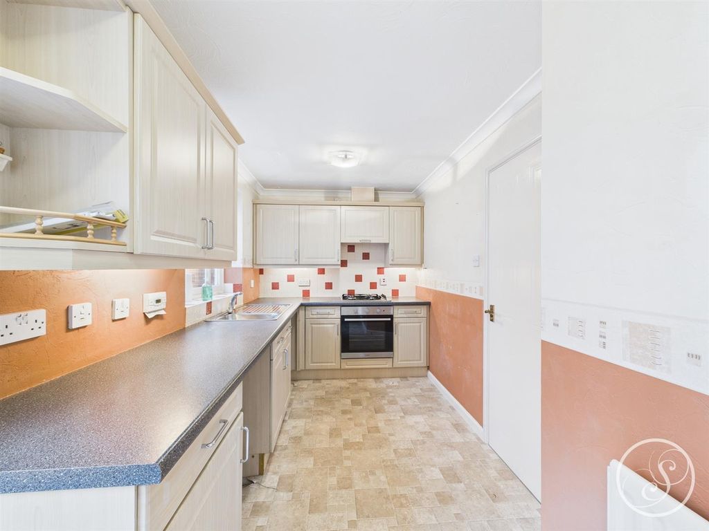 Property photo 3 of 20 Kitchen