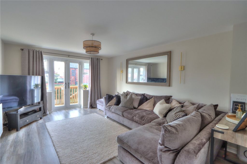 Property photo 2 of 14 Picture No. 03