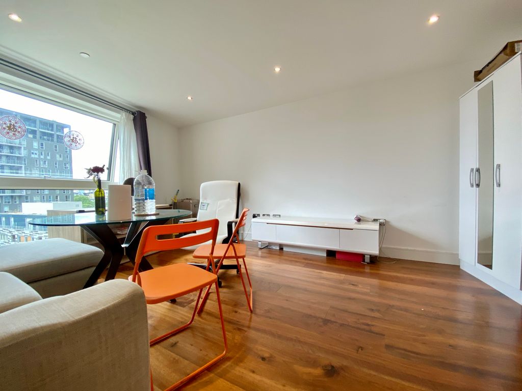 Property photo 3 of 28
