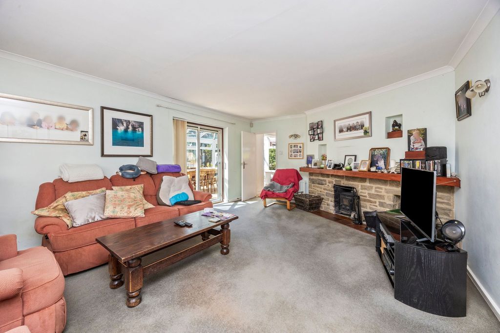 Property photo 2 of 32