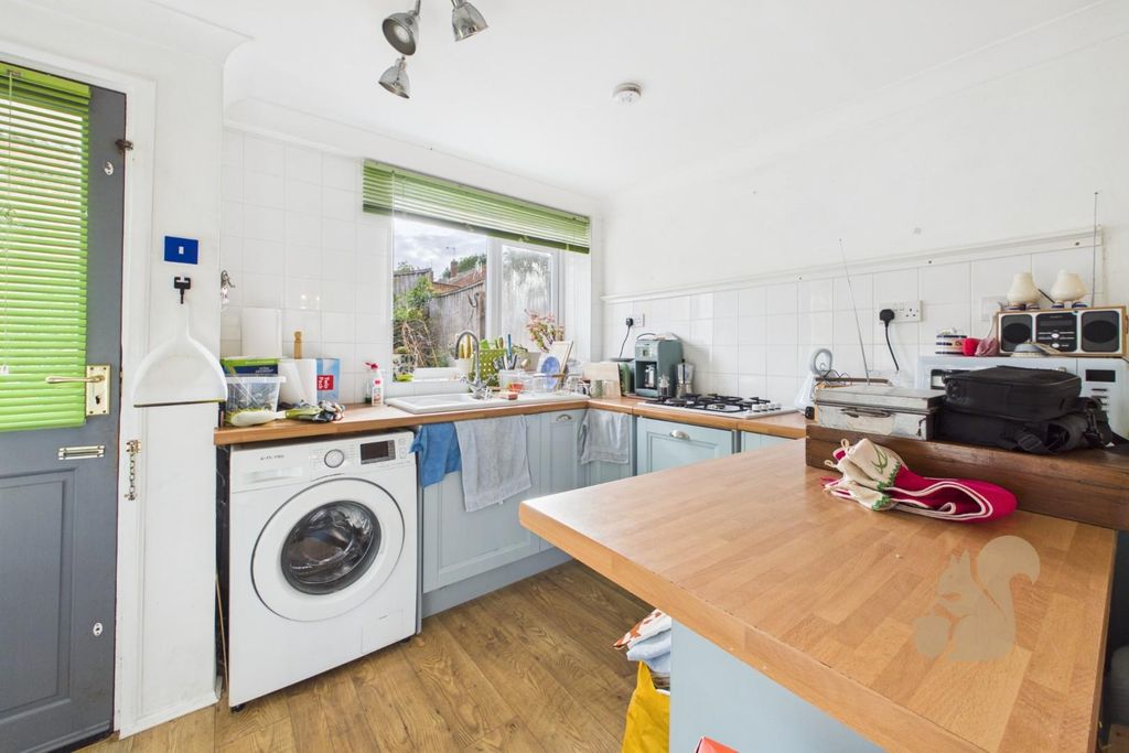 Property photo 2 of 15 Kitchen