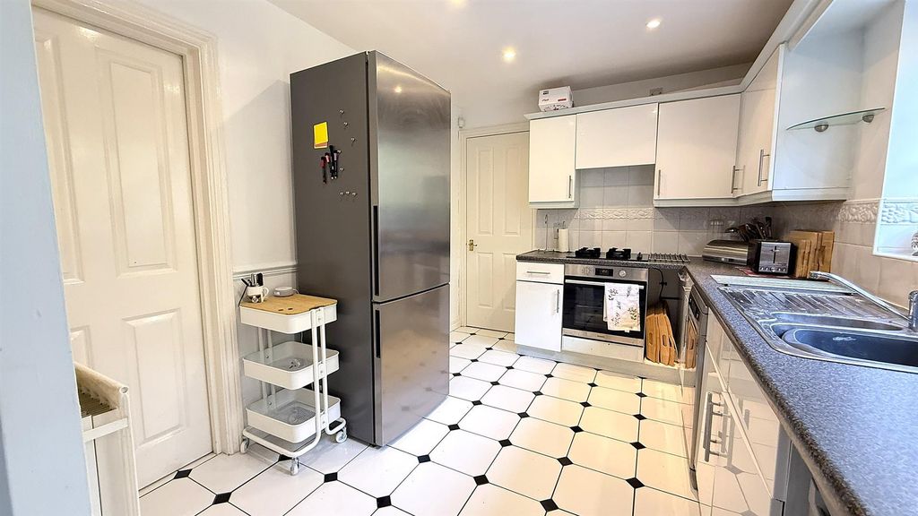 Property photo 3 of 26 3.Jpeg