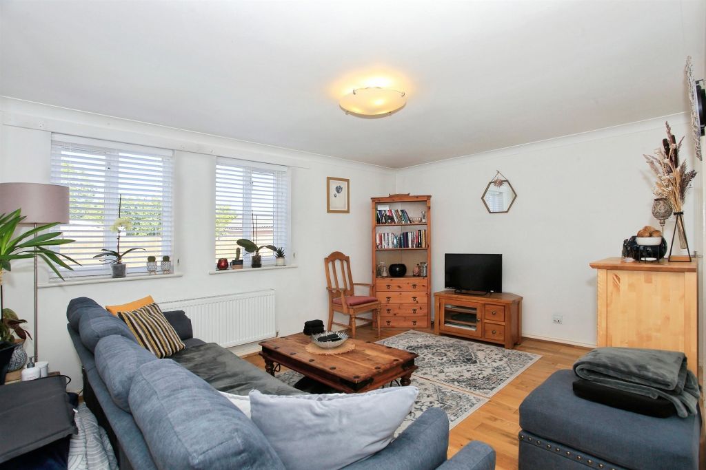 Property photo 2 of 8