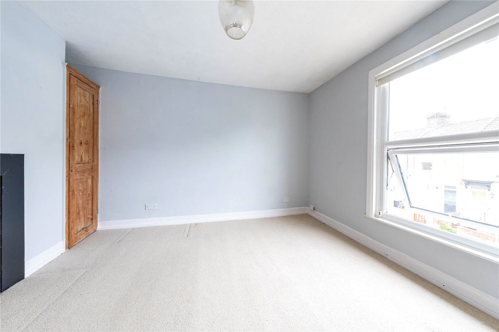 Property photo 3 of 13 Picture No. 02