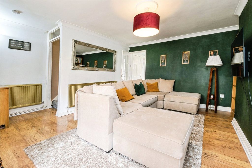 Property photo 2 of 23 Picture No. 18