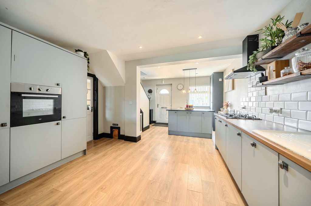 Property photo 3 of 19 1450193-12-69E777...