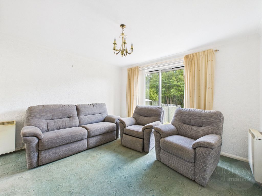 Property photo 2 of 14 Lounge