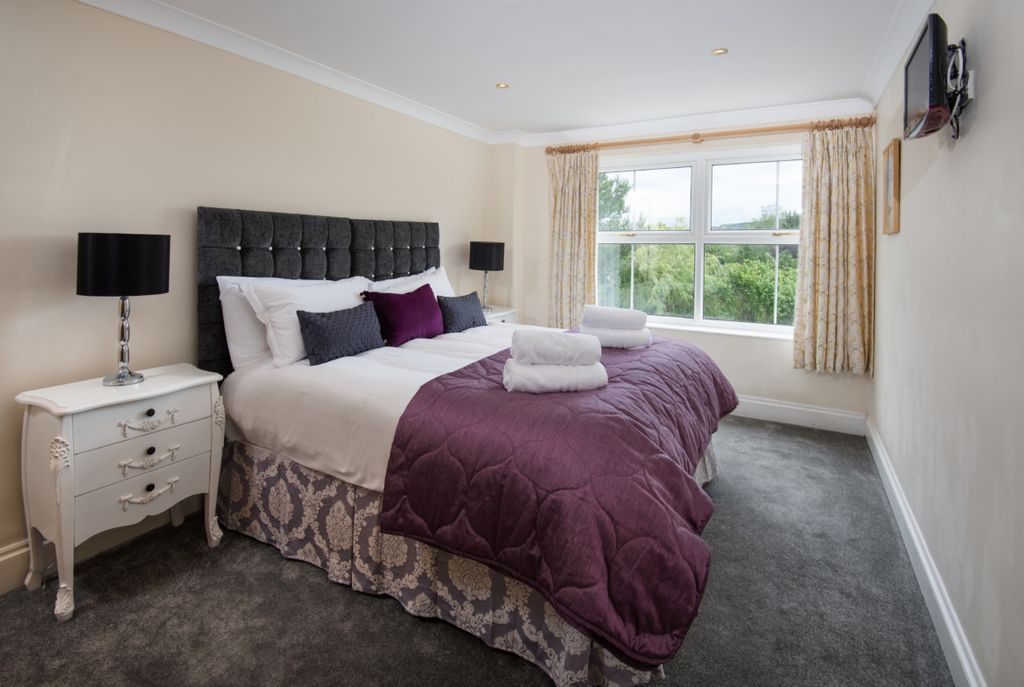 Property photo 2 of 27