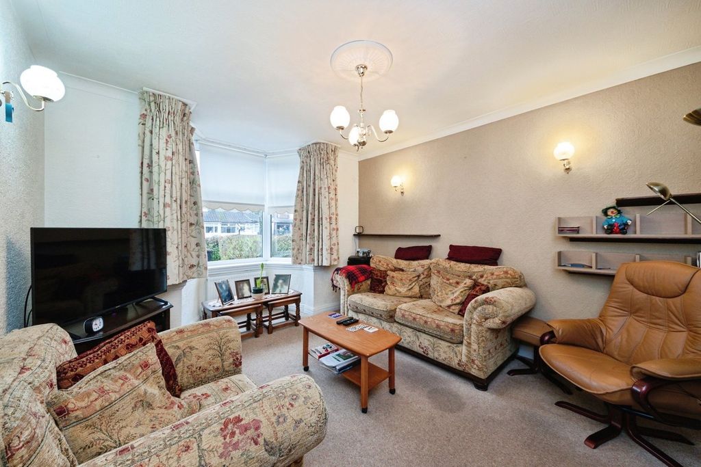 Property photo 2 of 19