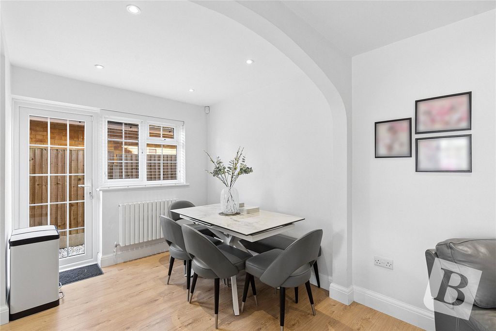 Property photo 3 of 15 Dining Area