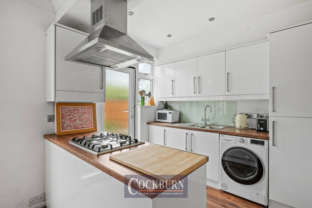 Property photo 3 of 17