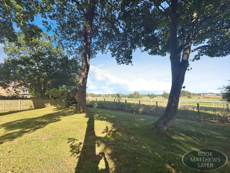 Property photo 3 of 12 Photo 11