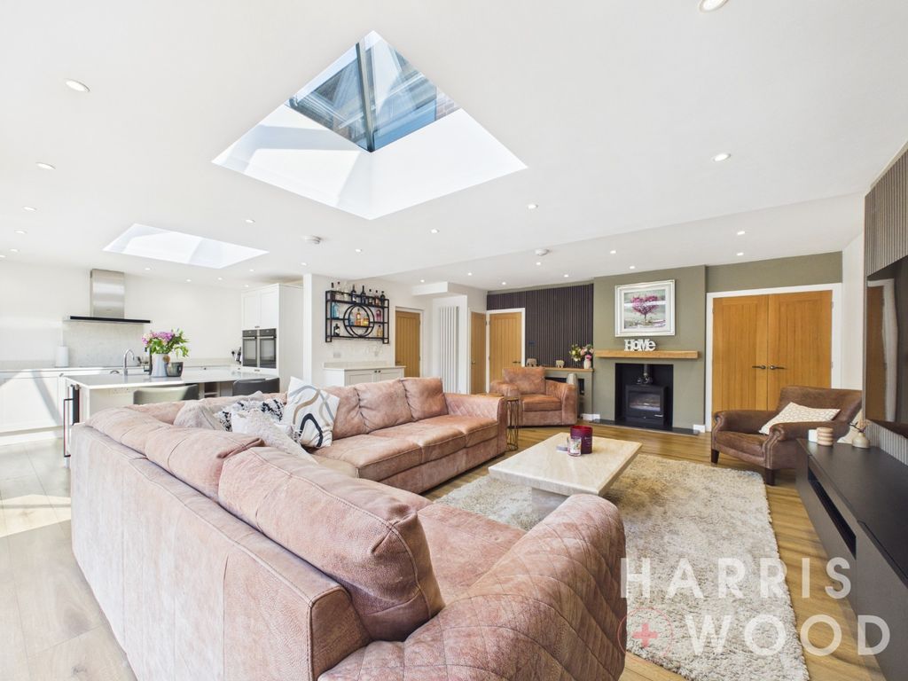 Property photo 2 of 33 5390453