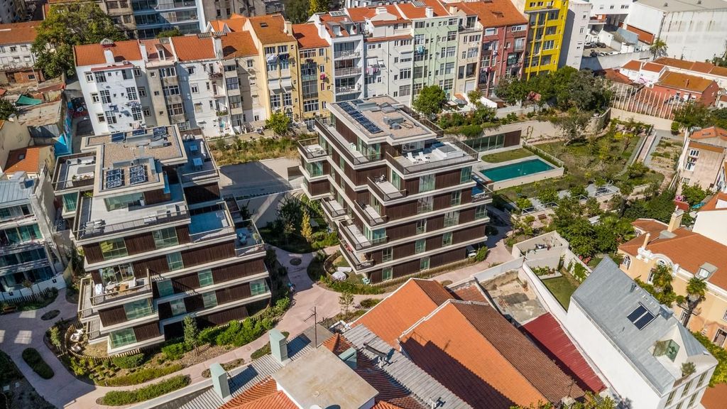 Property photo 2 of 36