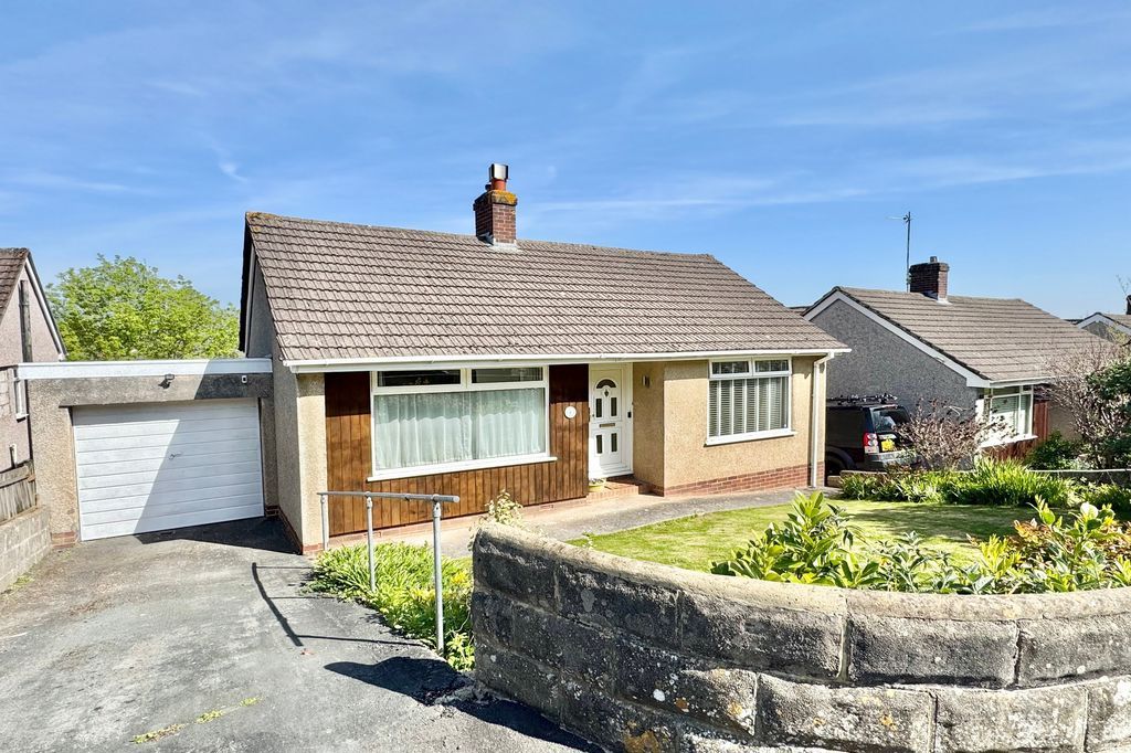 Property photo 1 of 18 Front