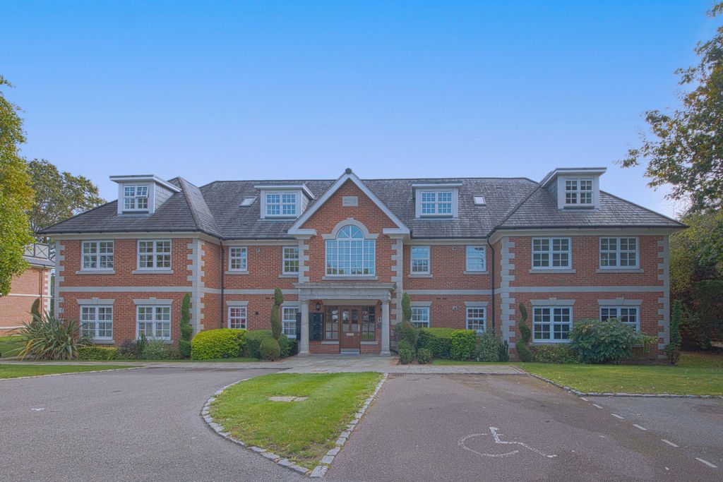 Property photo 1 of 35