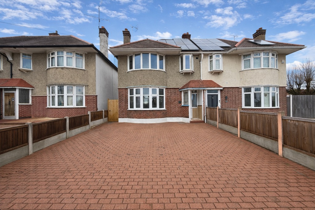 Property photo 1 of 19 Front (Exterior)