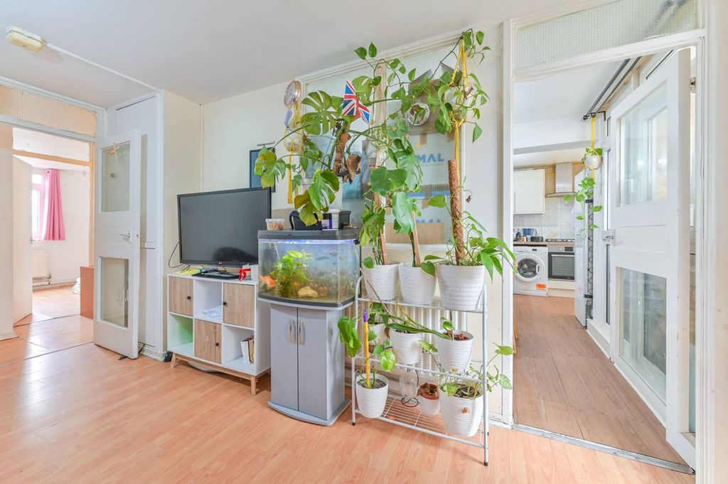 Property photo 3 of 5