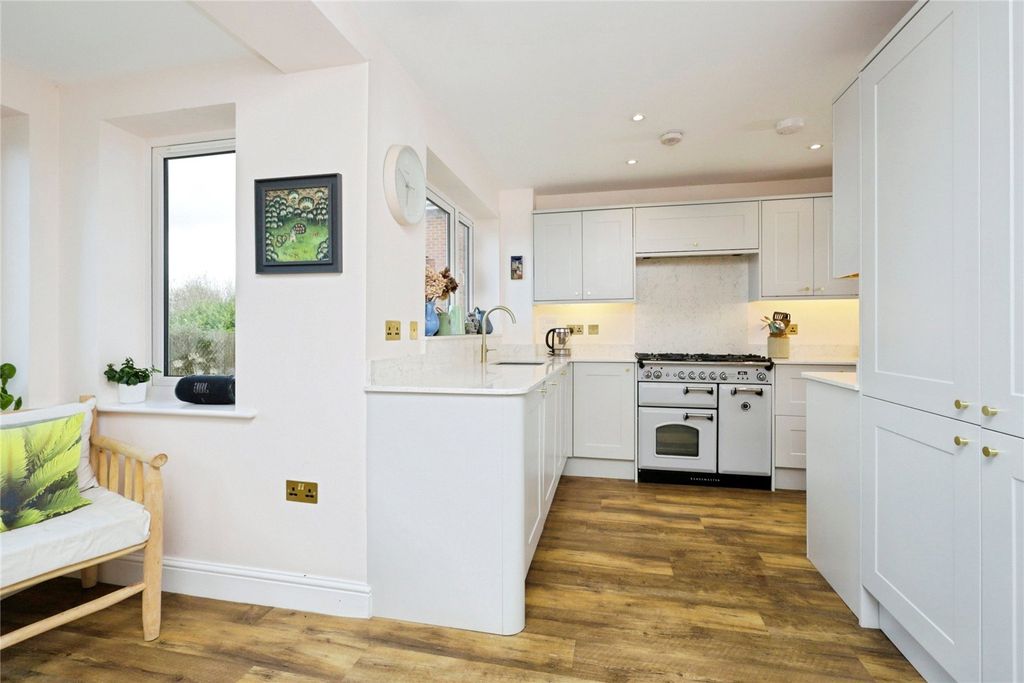 Property photo 3 of 28 Picture No. 04