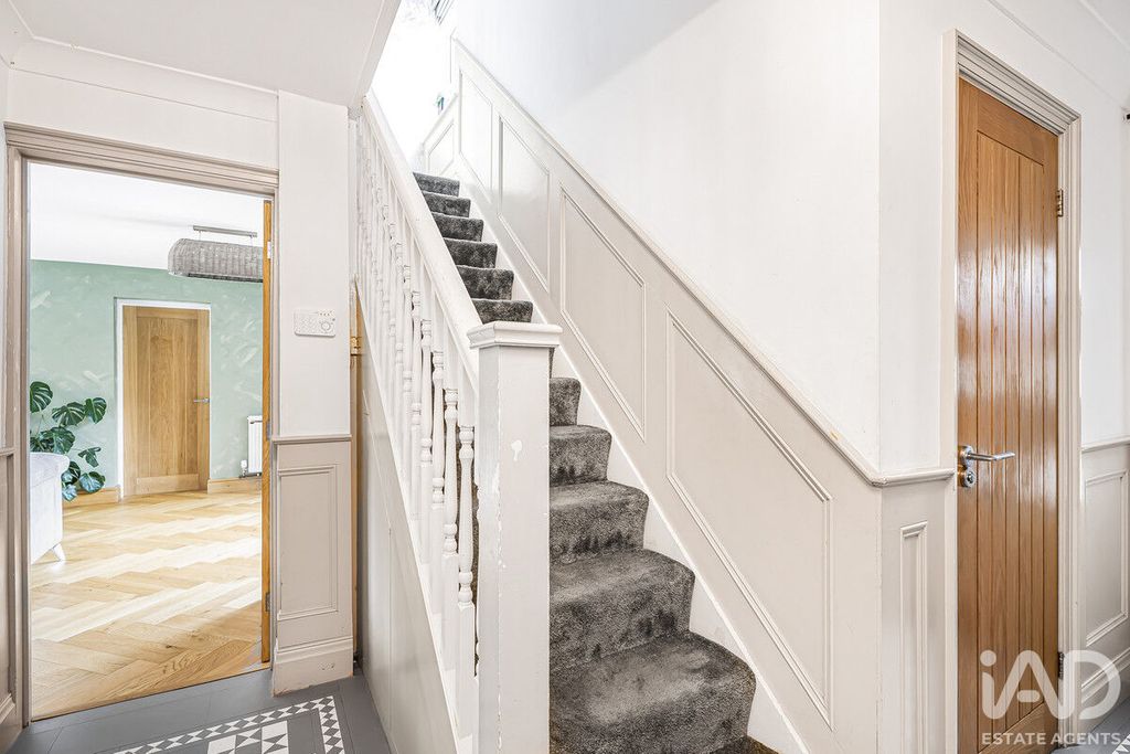 Property photo 2 of 30