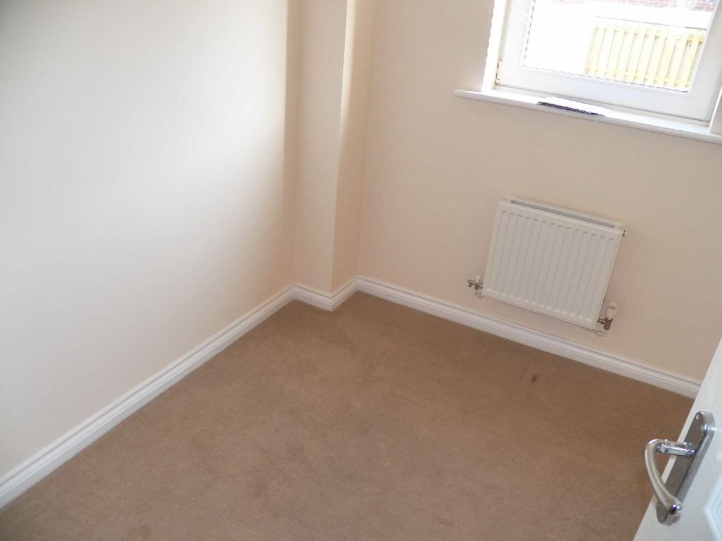 Property photo 3 of 8 Bedroom
